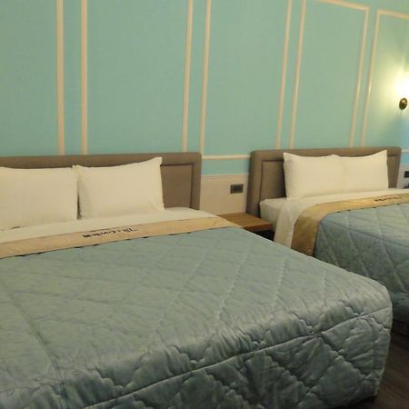 Travel Port Motel Kaohsiung Exterior photo