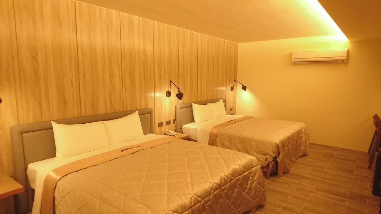 Travel Port Motel Kaohsiung Exterior photo